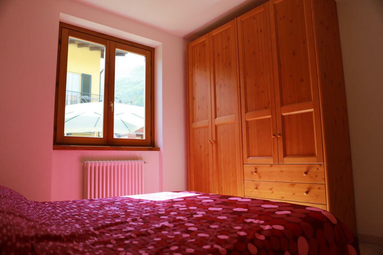 Casa "Giardino Sulla Baia" Apartman Colico Kültér fotó