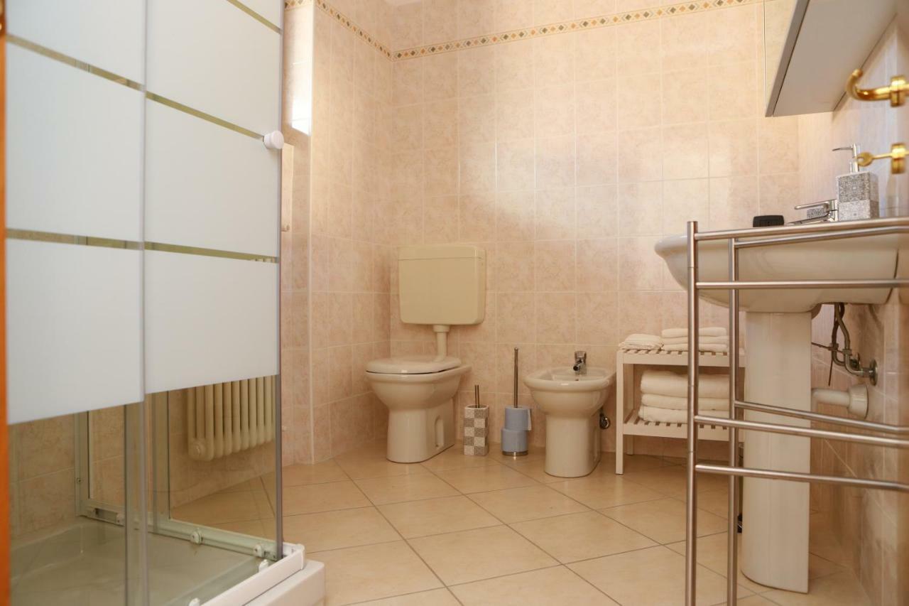 Casa "Giardino Sulla Baia" Apartman Colico Kültér fotó