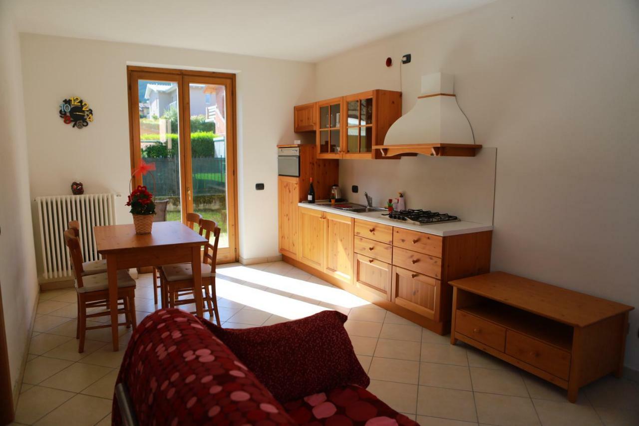 Casa "Giardino Sulla Baia" Apartman Colico Kültér fotó
